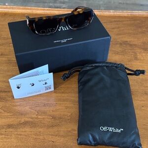 New in box authentic Off White tortoise sunglasses